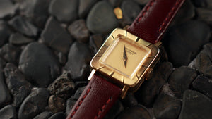 Universal Geneve Vintage 18k Gold Ladies Watch Ref. 15585/1