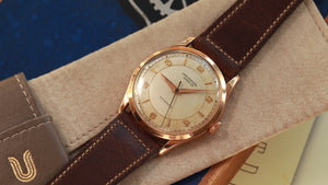 Universal Geneve Solid 18k Rose Gold Vintage Watch Sector and Textured Dial